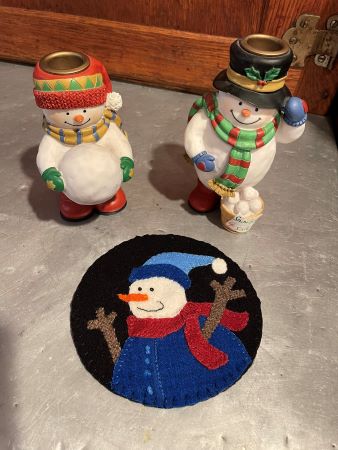 Wool Applique Snowman Mug Rug Kit with pre-cut black circles and hand dyed wool for the appliques