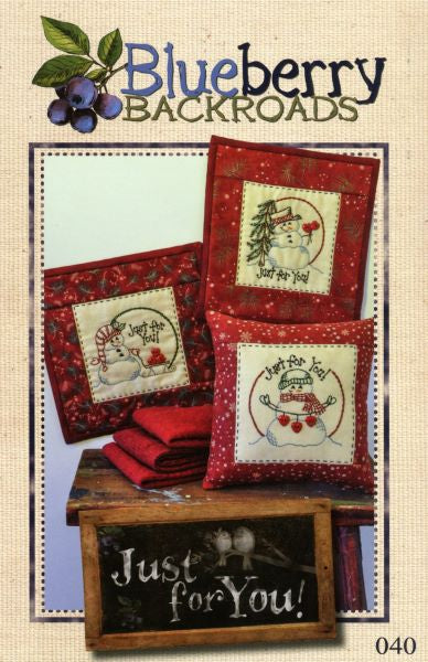 Pattern cover for three hand embroidered snowmen in different pose to make small pillows, bowl fillers or wall hangings.nowman designs