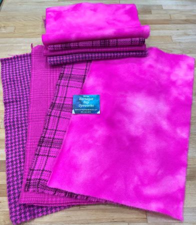 Hand dyed, 4 piece bundle of wool in hot pink bundle for Valentine's Day.